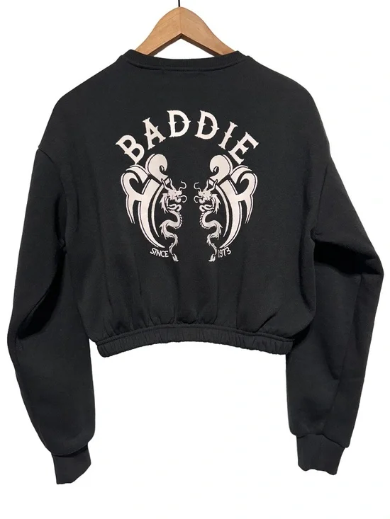 STREETWEAR SOCIETY | Baddie Gothic Cropped Graphic Sweatshirt - Picture 2 of 5